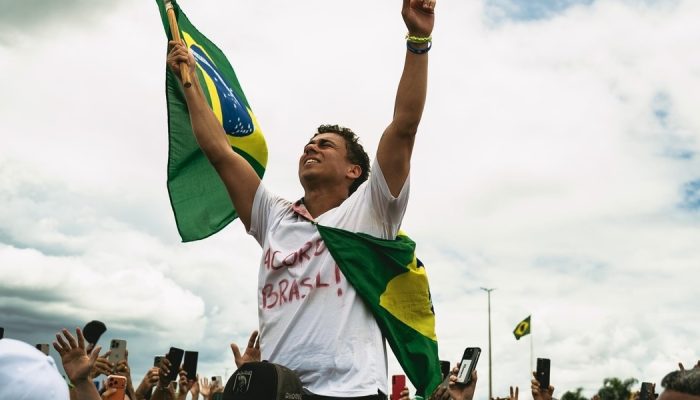 Nikolas Ferreira durante a Caminhada da Liberdade. (Foto: Facebook/Nikolas Ferreira)