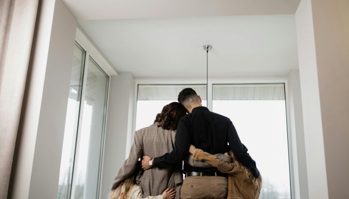 Família é restaurada ao conhecer Jesus por vizinhos cristãos: 'Ele mudou nossas vidas'