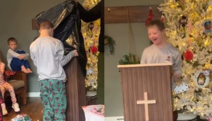 Marty ganhou de aniversário um mini púlpito. (Foto: Reprodução/Instagram/Kara Clason).