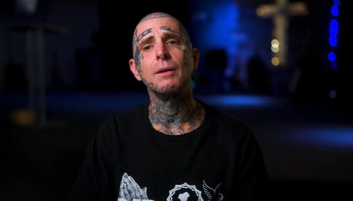 Brian foi transformado por Jesus. (Foto: Reprodução/YouTube/Delafé Testimonies).