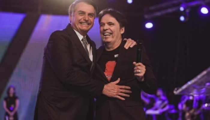 Presidente Jair Bolsonaro abraça o bispo Robson Rodovalho (Foto: Arquivo Pessoal)